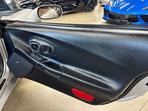 Used 2004 Chevrolet Corvette Coupe w/ Preferred Equipment Group image 45