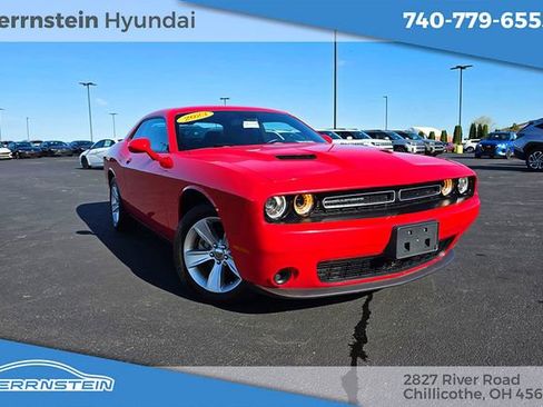 Used 2023 Dodge Challenger SXT RWD image 1