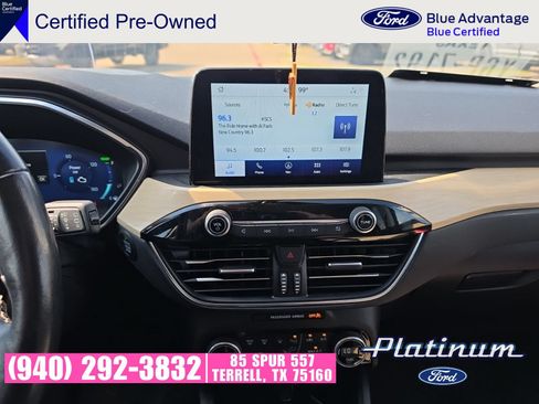 Used 2021 Ford Escape Titanium w/ Titanium Elite Package FWD image 11