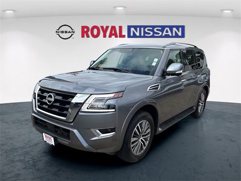Used 2023 Nissan Armada SL w/ Captain's Chairs Package image 3