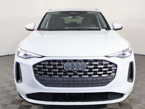 Used 2025 Audi Q5 Premium w/ Premium Plus AWD/4WD image 2