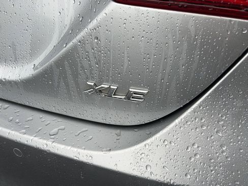 Used 2019 Toyota Camry XLE image 15