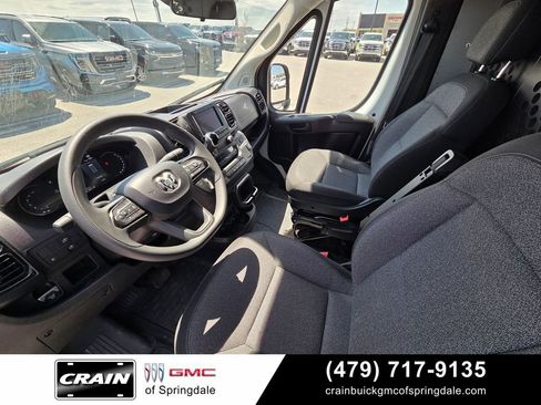 Used 2025 RAM ProMaster 2500 w/ U-Haul Equipment Group FWD image 10