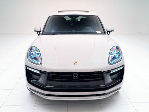 Used 2026 Porsche Macan AWD/4WD image 6