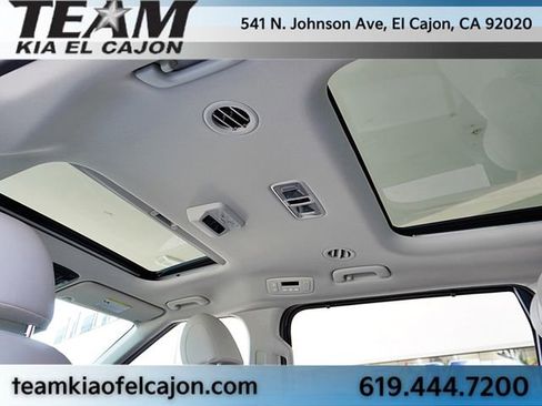 Certified 2025 Kia Carnival SX Prestige FWD image 17