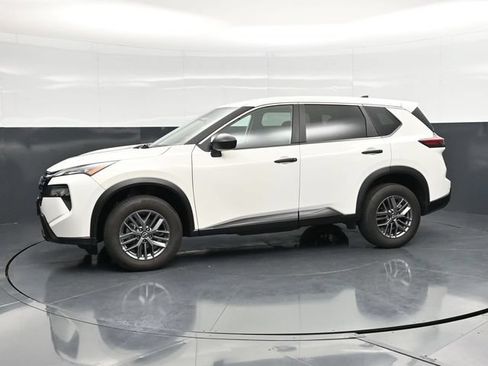 Used 2024 Nissan Rogue S AWD/4WD image 8