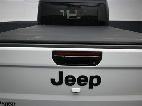 Used 2024 Jeep Gladiator Sport image 21