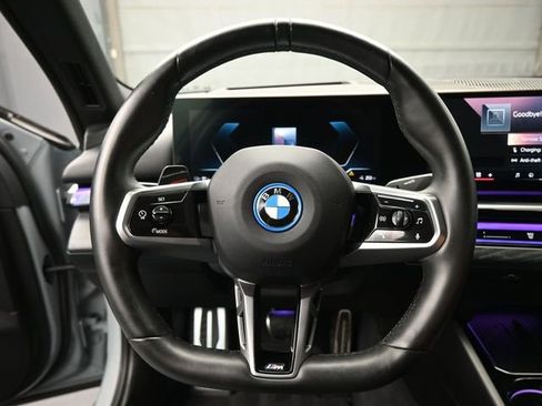 Used 2024 BMW i5 eDrive40i w/ M Sport Package RWD image 32