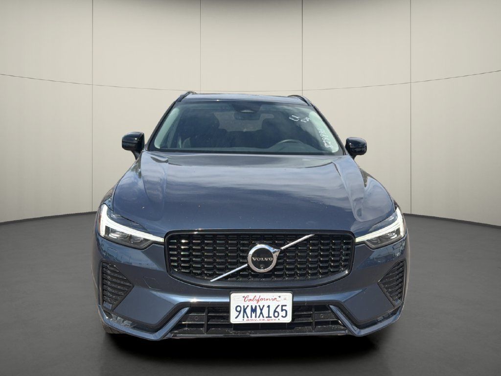 Used 2024 Volvo XC60 B5 Plus w/ Protection Package Premier AWD/4WD image 2
