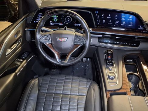 Certified 2024 Cadillac Escalade ESV Premium Luxury Platinum AWD/4WD image 17