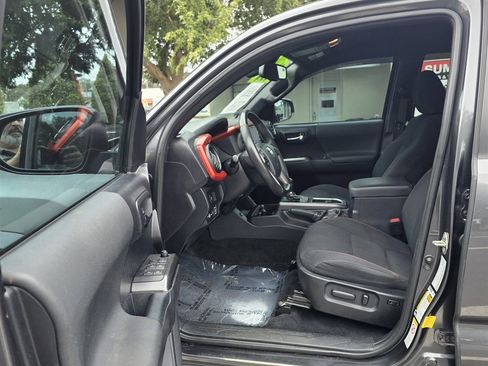Used 2020 Toyota Tacoma 4x4 Double Cab image 13