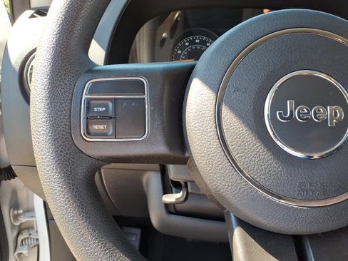 Used 2016 Jeep Compass Sport FWD image 8
