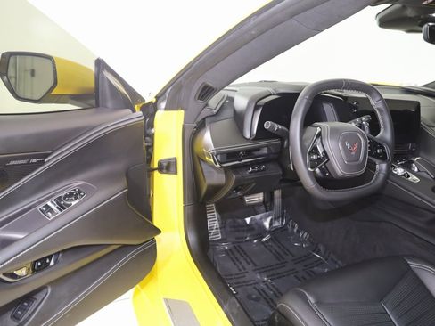 Used 2025 Chevrolet Corvette Stingray Premium Cpe w/ Stealth Interior Trim Package image 76