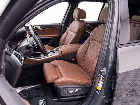 Used 2024 BMW X5 xDrive40i w/ M Sport Package AWD/4WD image 17