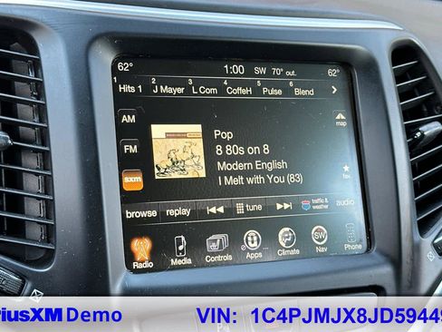 Used 2018 Jeep Cherokee Overland image 34