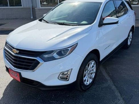 Used 2018 Chevrolet Equinox LT w/ Sun & Infotainment Package AWD/4WD image 2