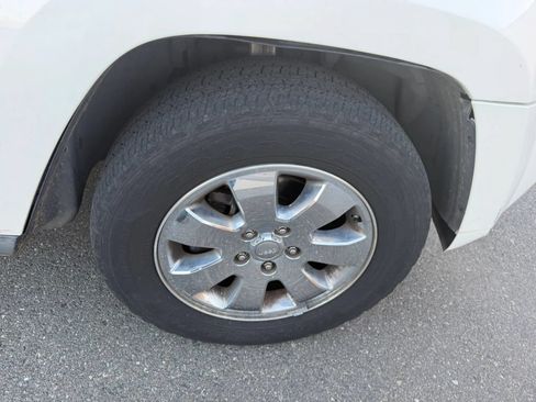 Used 2010 Jeep Grand Cherokee Limited w/ Trailer Tow Group IV RWD image 22
