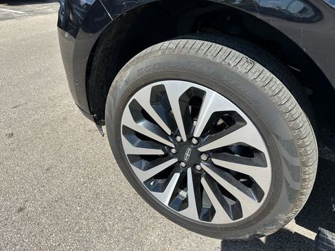 Used 2022 Lincoln Navigator Reserve w/ Equipment Group 201A image 8