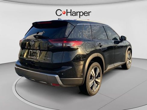 Used 2024 Nissan Rogue SL AWD/4WD image 2