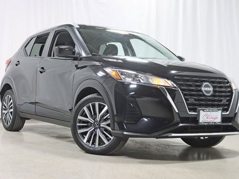 Used 2022 Nissan Kicks SV image 7