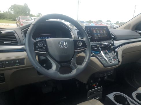 Used 2023 Honda Odyssey Touring image 19