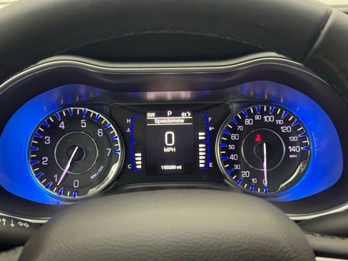 Used 2015 Chrysler 200 Limited w/ Convenience Group FWD image 17