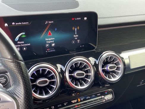 Used 2021 Mercedes-Benz GLB 250 4MATIC image 22