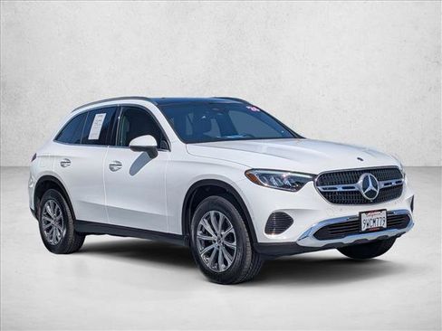Used 2026 Mercedes-Benz GLC 300 4MATIC image 3