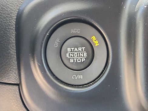 Used 2021 Jeep Gladiator Mojave AWD/4WD image 22