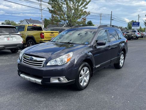 Used 2010 Subaru Outback 3.6R Limited AWD/4WD image 5