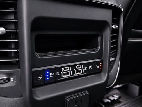 Used 2022 RAM 1500 Limited AWD/4WD image 28