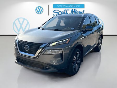 Used 2021 Nissan Rogue SL w/ Premium Package image 3