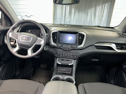Certified 2022 GMC Terrain SLE w/ Driver Convenience Package image 2