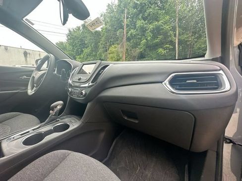Used 2024 Chevrolet Equinox LT w/ LPO, Floor Liner Package FWD image 32