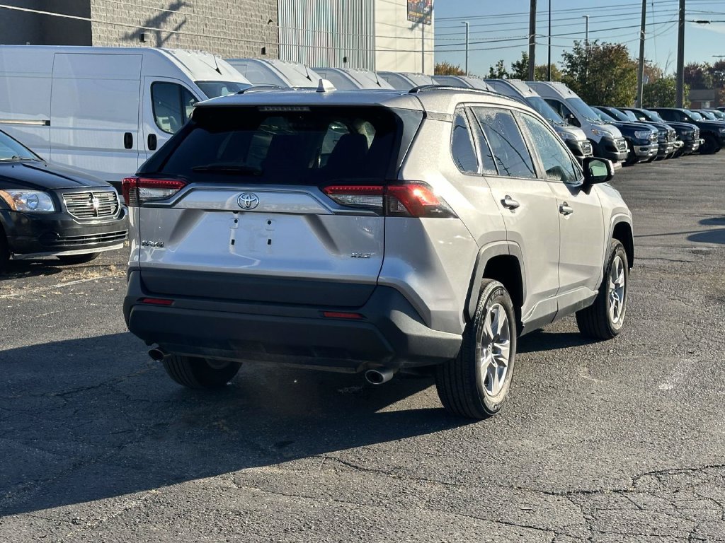 Used 2024 Toyota RAV4 XLE FWD image 4