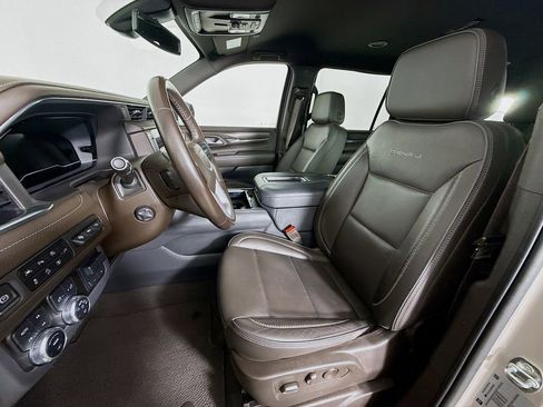 Used 2022 GMC Yukon XL Denali w/ Max Trailering Package AWD/4WD image 22