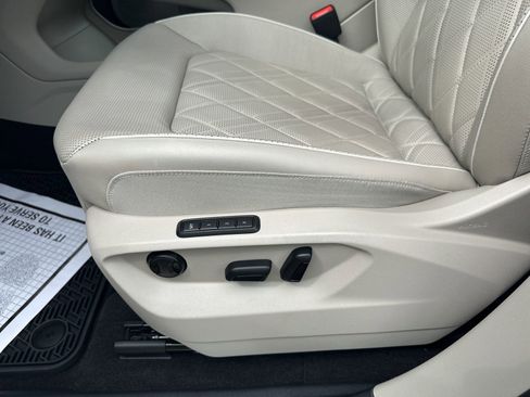 Certified 2024 Volkswagen Atlas SEL Premium R-Line image 13