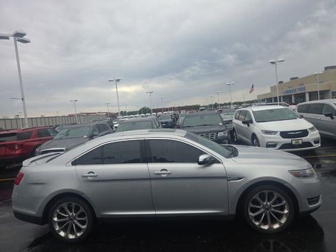 Used 2019 Ford Taurus Limited AWD/4WD image 8