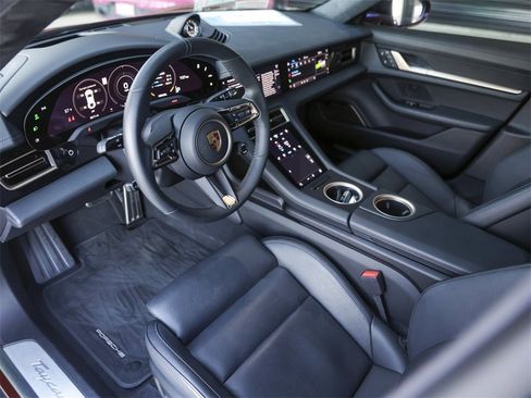 Certified 2022 Porsche Taycan Turbo image 4