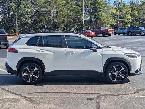 Used 2025 Toyota Corolla Cross AWD Hybrid image 8