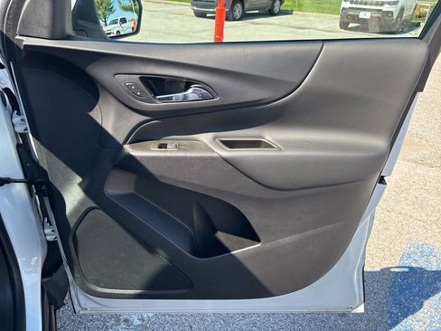 Used 2021 Chevrolet Equinox LT image 50
