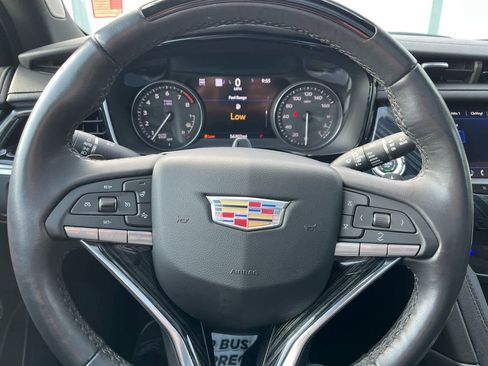 Used 2023 Cadillac XT6 Premium Luxury w/ Technology Package image 39