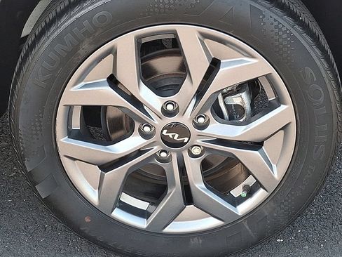 Certified 2024 Kia Seltos LX AWD/4WD image 9