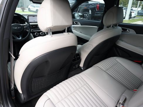 Used 2023 Genesis G70 2.0T w/ Sport Prestige Package image 18