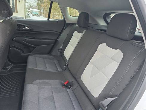 Used 2024 Chevrolet Trax LS w/ LS Convenience Package image 14