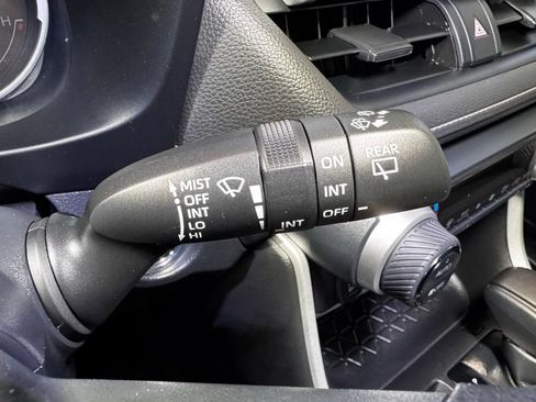 Used 2023 Toyota RAV4 XLE AWD/4WD image 27