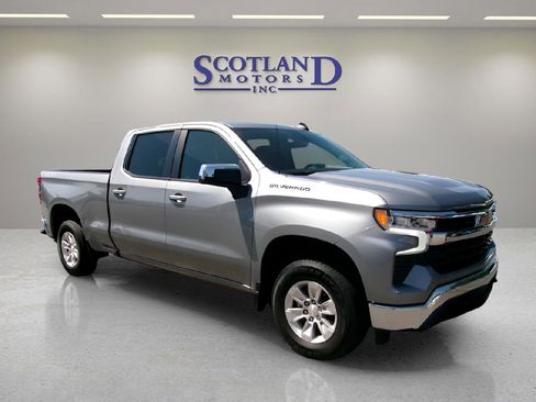 Used 2023 Chevrolet Silverado 1500 LT w/ Protection Package AWD/4WD image 4