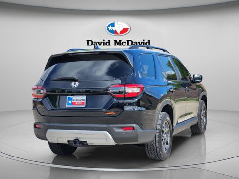 Certified 2025 Honda Pilot TrailSport image 6