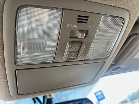 Used 2010 Toyota RAV4 Limited image 59