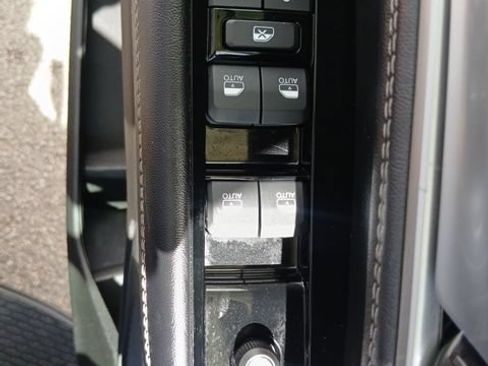 Used 2024 Jeep Wagoneer Series II AWD/4WD image 56